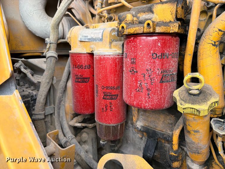 image for item FK3702 2020 John Deere 824L wheel loader