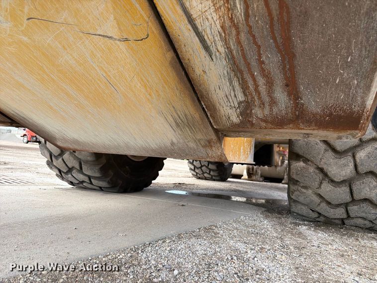 image for item FK3702 2020 John Deere 824L wheel loader