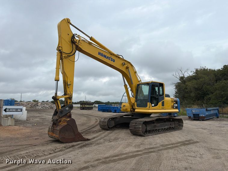 Photo of 2006 Komatsu PC220LC-8