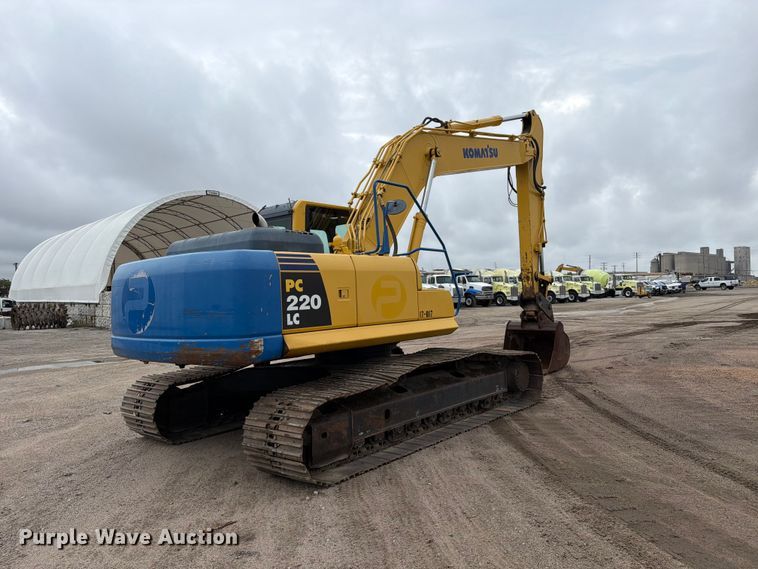 image for item FK3703 2006 Komatsu PC220LC-8 excavator