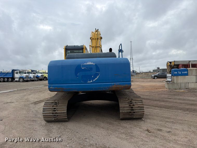 image for item FK3703 2006 Komatsu PC220LC-8 excavator