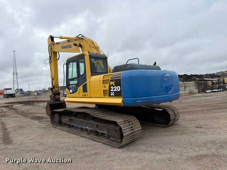 image for item FK3703 2006 Komatsu PC220LC-8 excavator