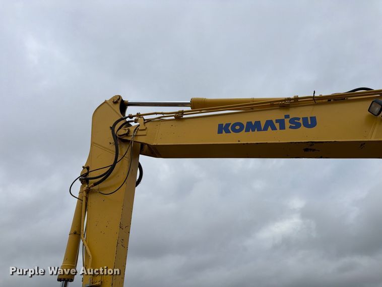 image for item FK3703 2006 Komatsu PC220LC-8 excavator
