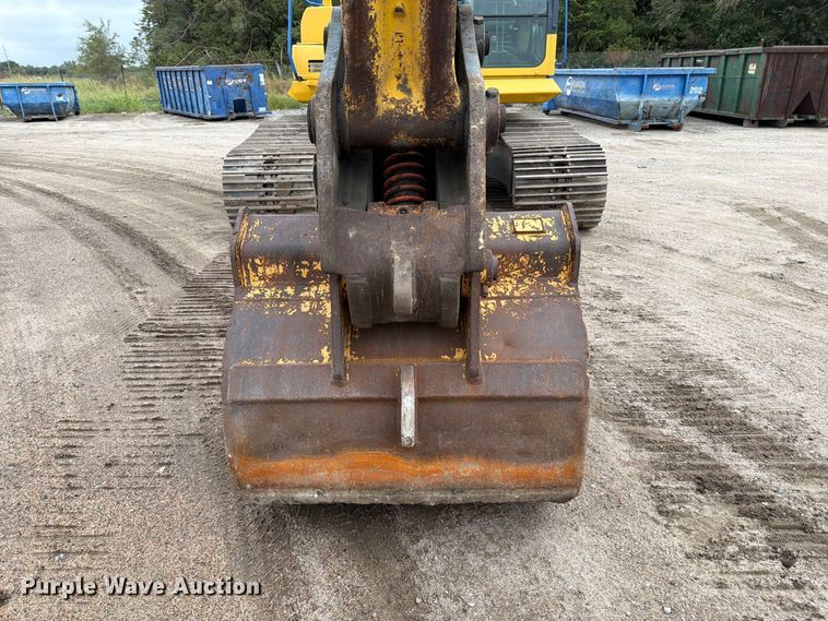 image for item FK3703 2006 Komatsu PC220LC-8 excavator
