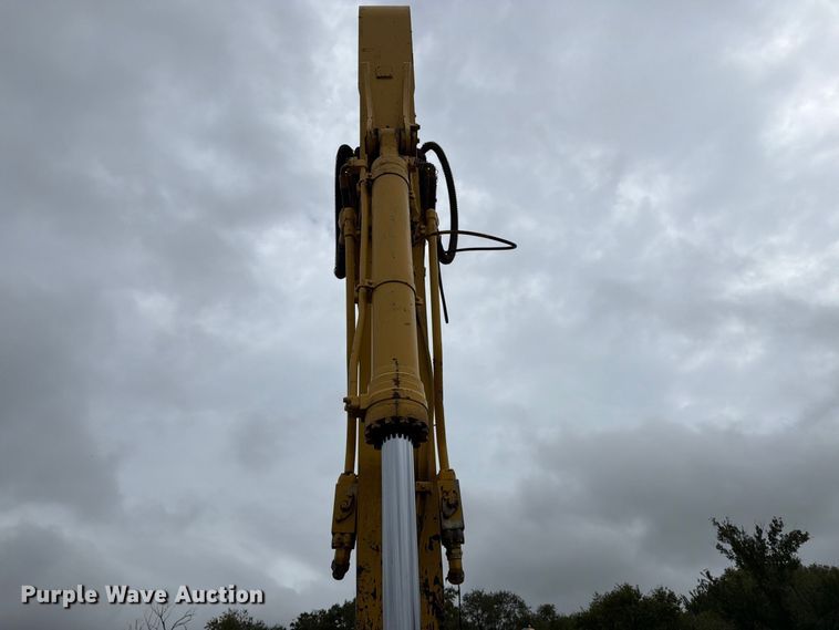 image for item FK3703 2006 Komatsu PC220LC-8 excavator