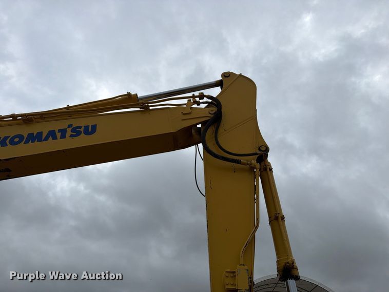 image for item FK3703 2006 Komatsu PC220LC-8 excavator