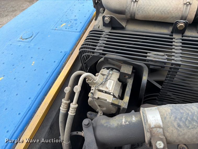 image for item FK3703 2006 Komatsu PC220LC-8 excavator