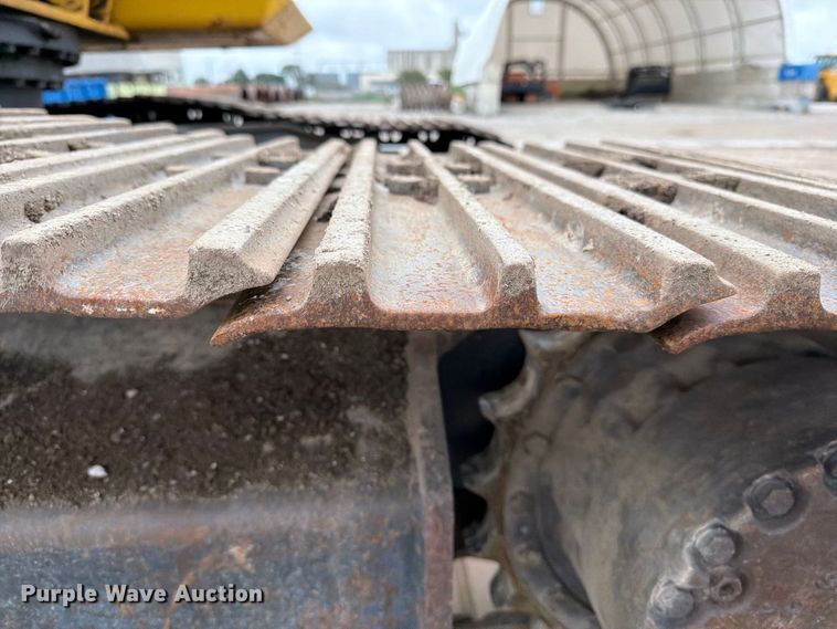 image for item FK3703 2006 Komatsu PC220LC-8 excavator