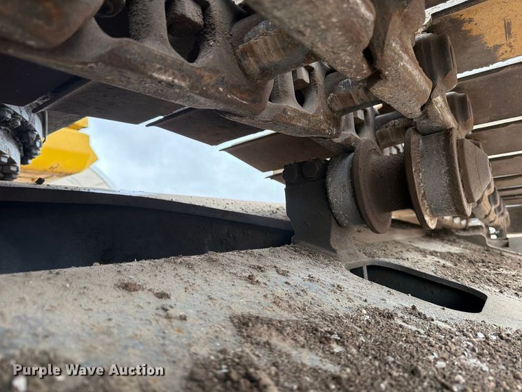 image for item FK3703 2006 Komatsu PC220LC-8 excavator