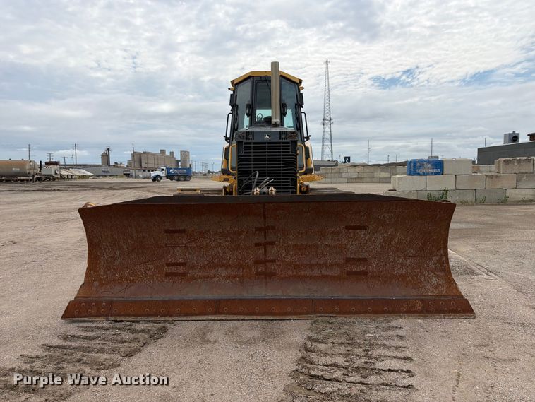 image for item FK3704 2010 John Deere 750J dozer