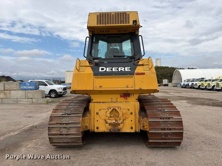 image for item FK3704 2010 John Deere 750J dozer