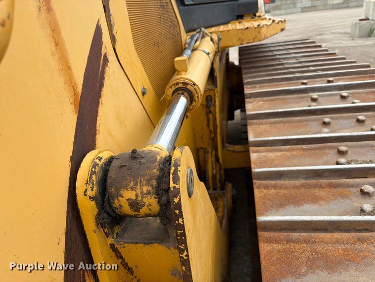 image for item FK3704 2010 John Deere 750J dozer