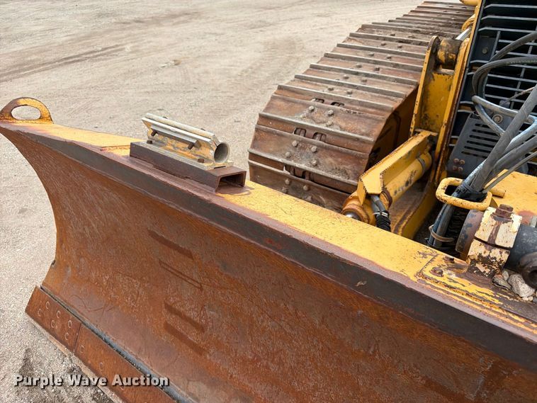 image for item FK3704 2010 John Deere 750J dozer