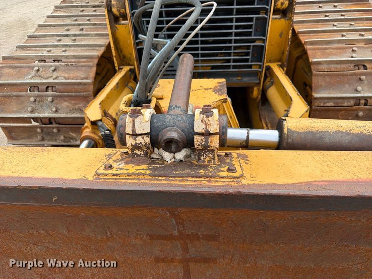 image for item FK3704 2010 John Deere 750J dozer