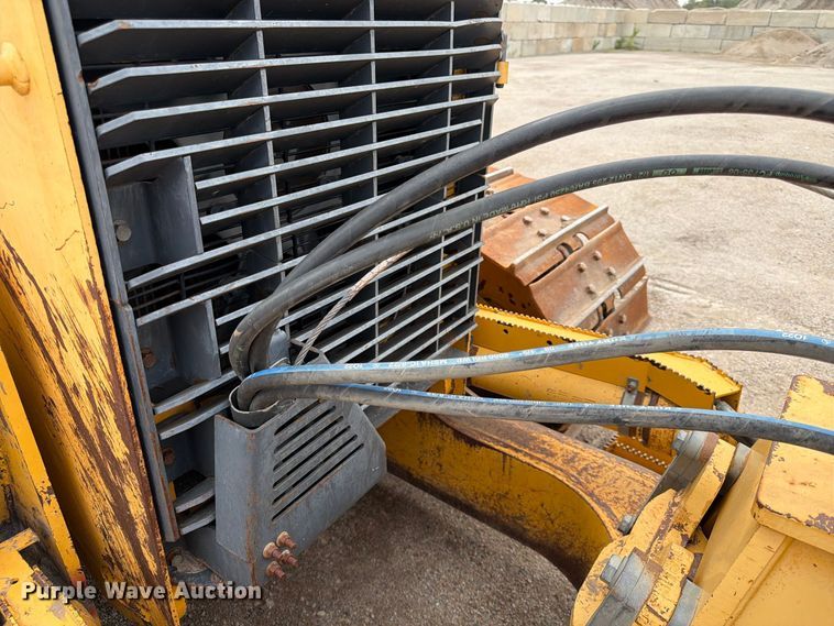 image for item FK3704 2010 John Deere 750J dozer