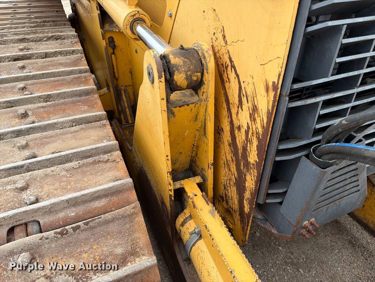 image for item FK3704 2010 John Deere 750J dozer