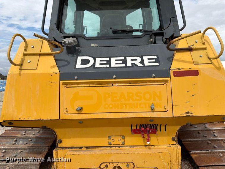 image for item FK3704 2010 John Deere 750J dozer