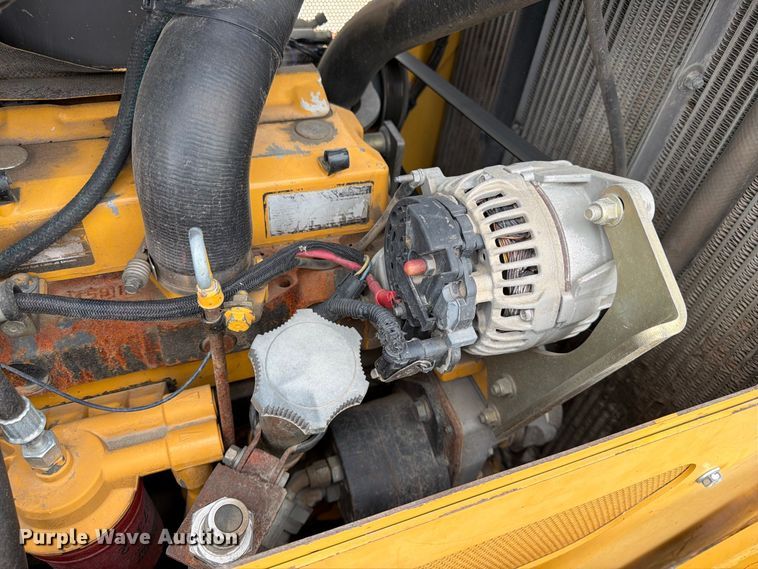 image for item FK3704 2010 John Deere 750J dozer