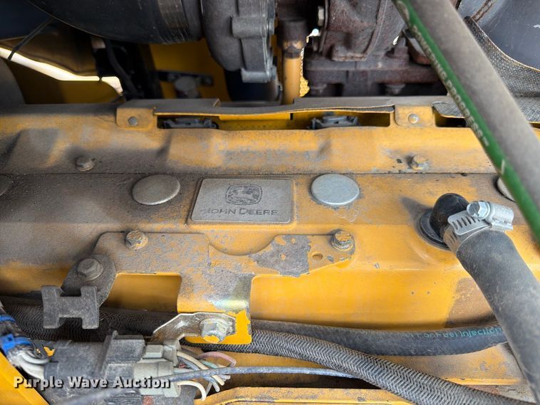 image for item FK3704 2010 John Deere 750J dozer