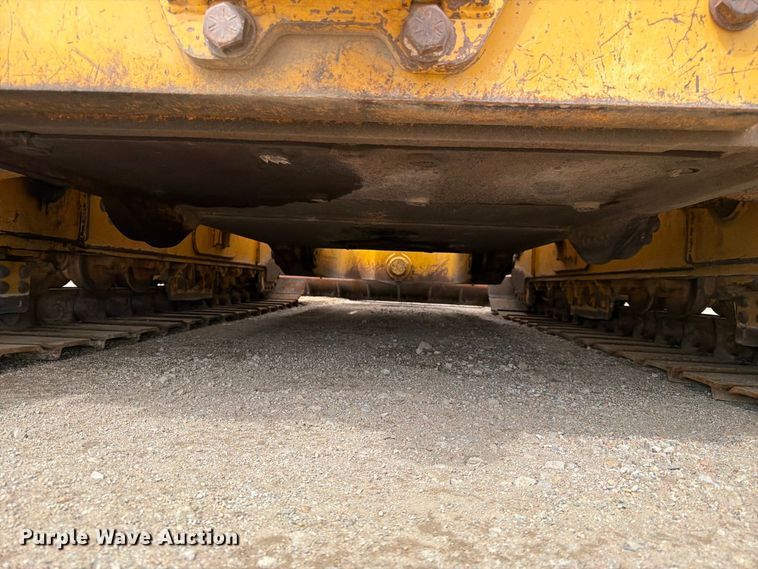 image for item FK3704 2010 John Deere 750J dozer