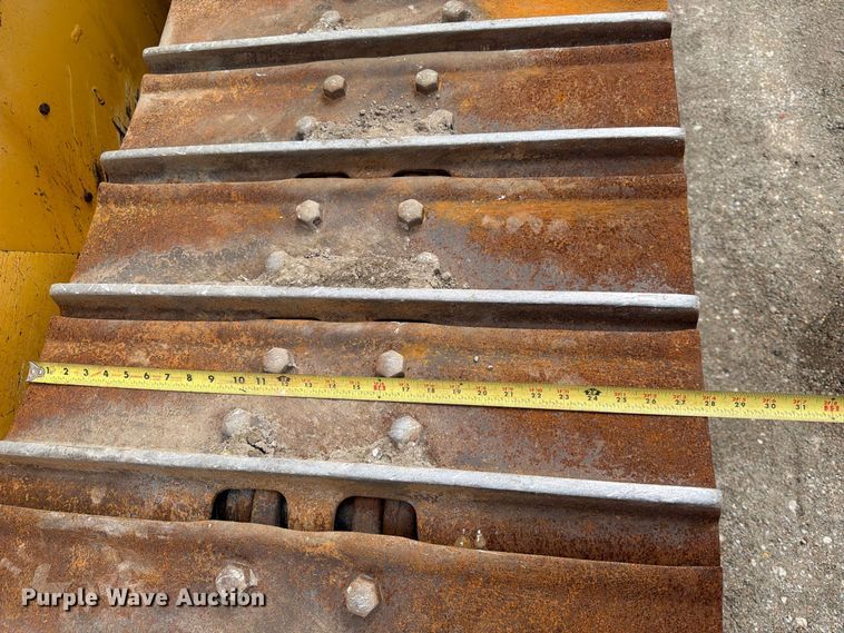 image for item FK3704 2010 John Deere 750J dozer
