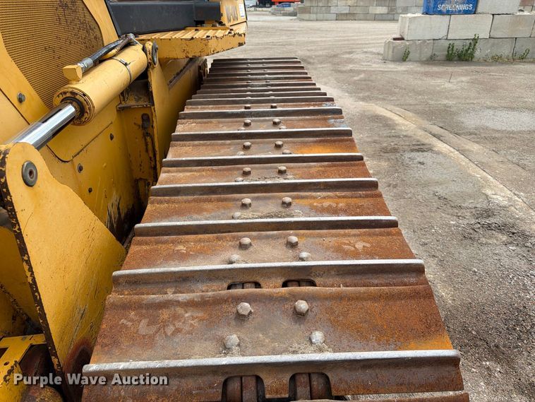 image for item FK3704 2010 John Deere 750J dozer