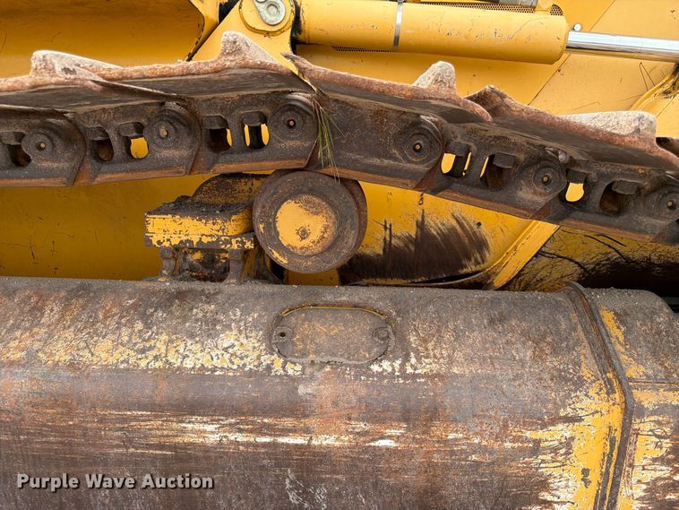 image for item FK3704 2010 John Deere 750J dozer