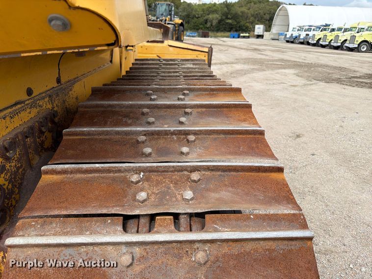 image for item FK3704 2010 John Deere 750J dozer