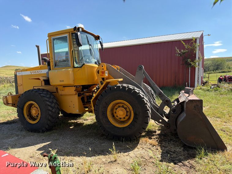 image for item FK3712 2002 Volvo L70D wheel loader