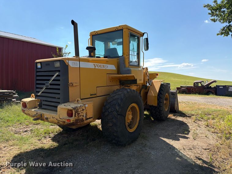 image for item FK3712 2002 Volvo L70D wheel loader
