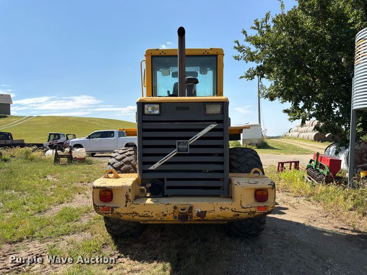 image for item FK3712 2002 Volvo L70D wheel loader