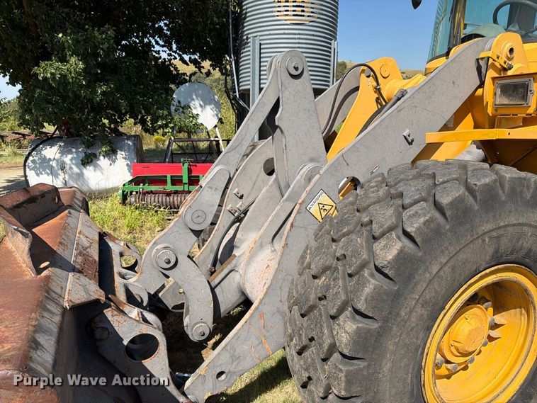 image for item FK3712 2002 Volvo L70D wheel loader