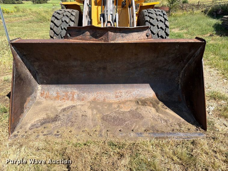 image for item FK3712 2002 Volvo L70D wheel loader