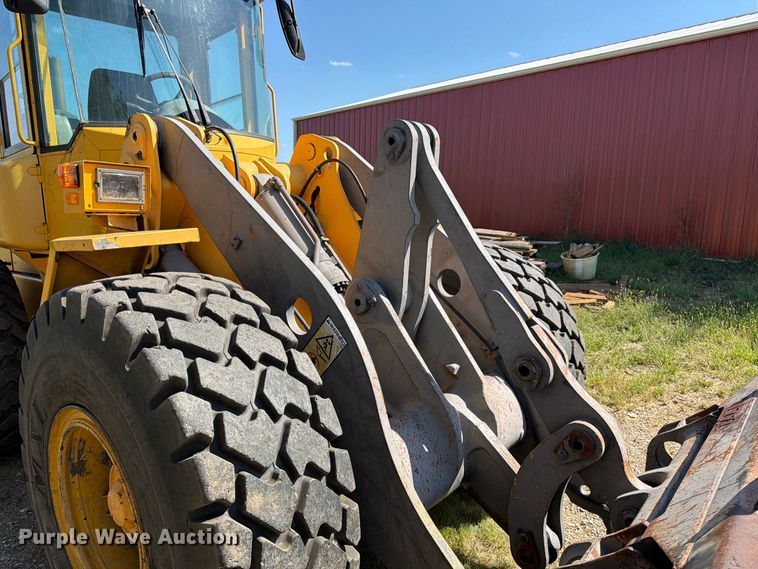 image for item FK3712 2002 Volvo L70D wheel loader
