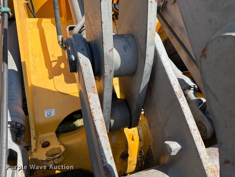 image for item FK3712 2002 Volvo L70D wheel loader