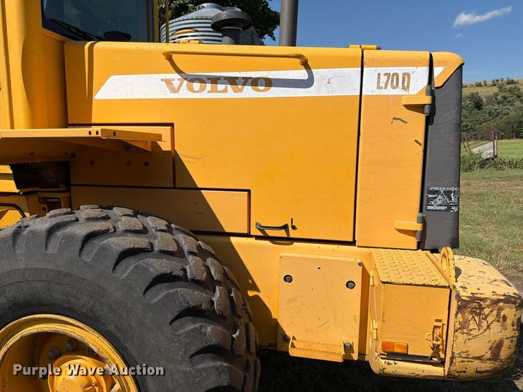 image for item FK3712 2002 Volvo L70D wheel loader