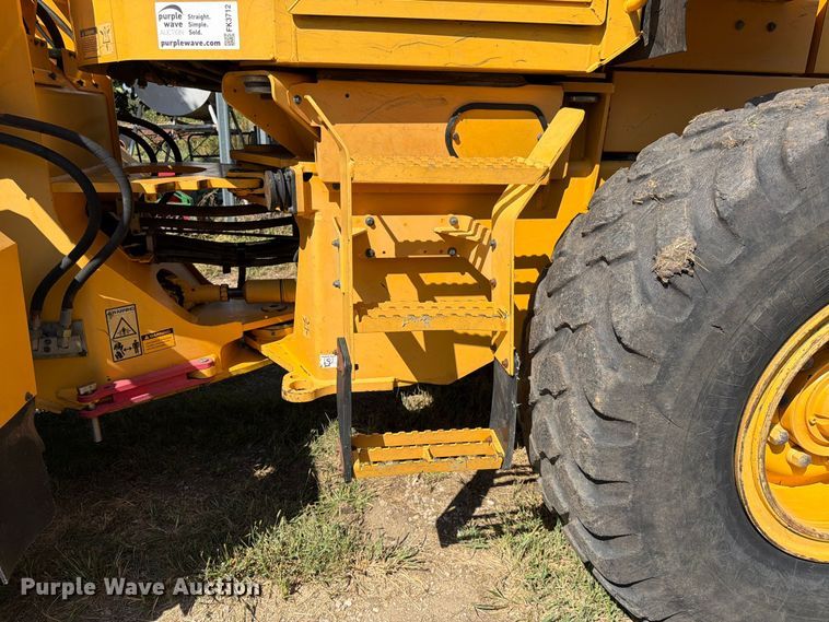 image for item FK3712 2002 Volvo L70D wheel loader