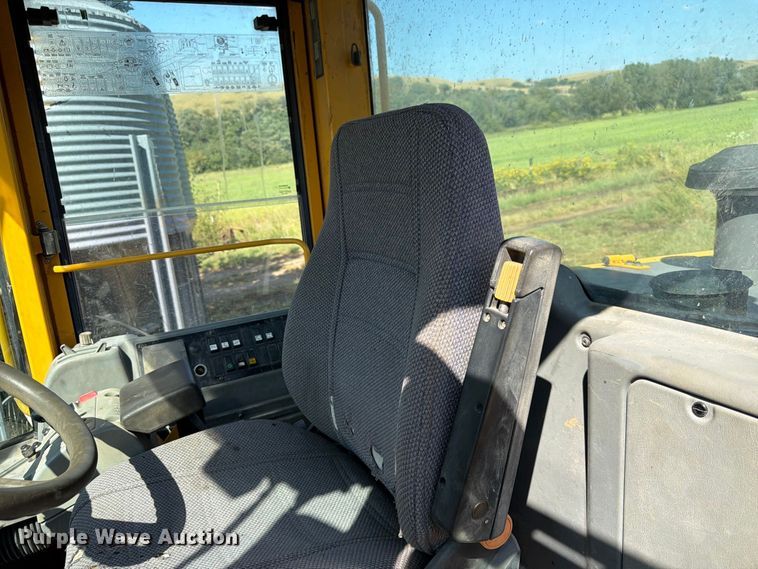 image for item FK3712 2002 Volvo L70D wheel loader