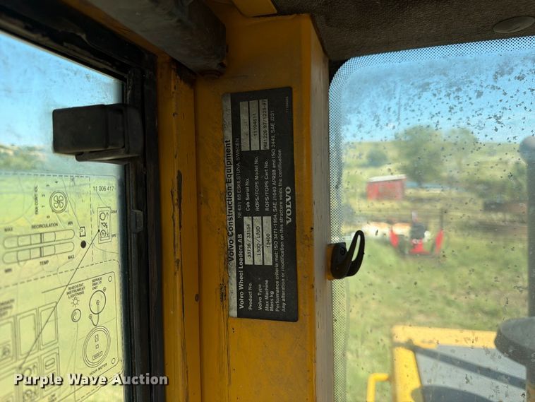 image for item FK3712 2002 Volvo L70D wheel loader
