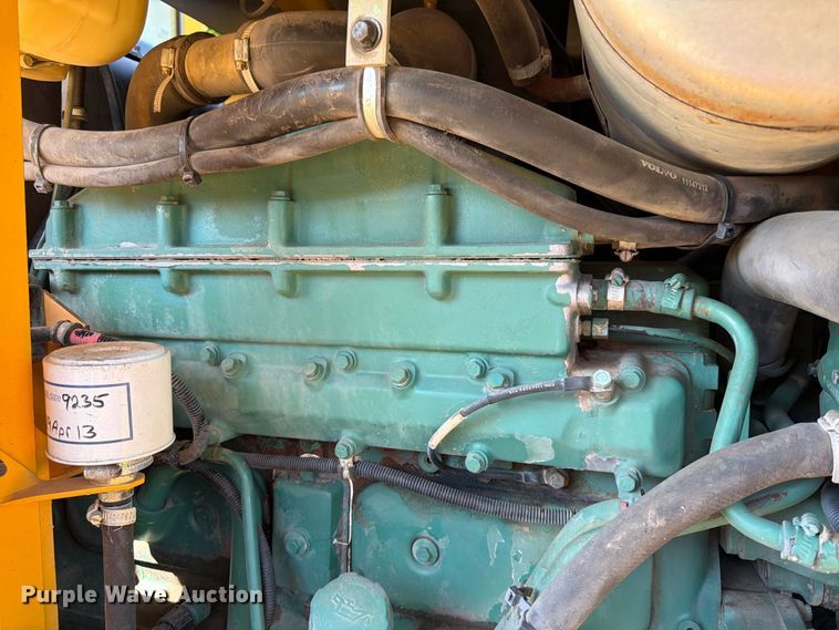 image for item FK3712 2002 Volvo L70D wheel loader