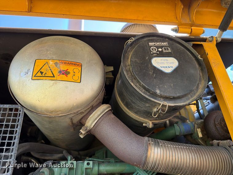 image for item FK3712 2002 Volvo L70D wheel loader
