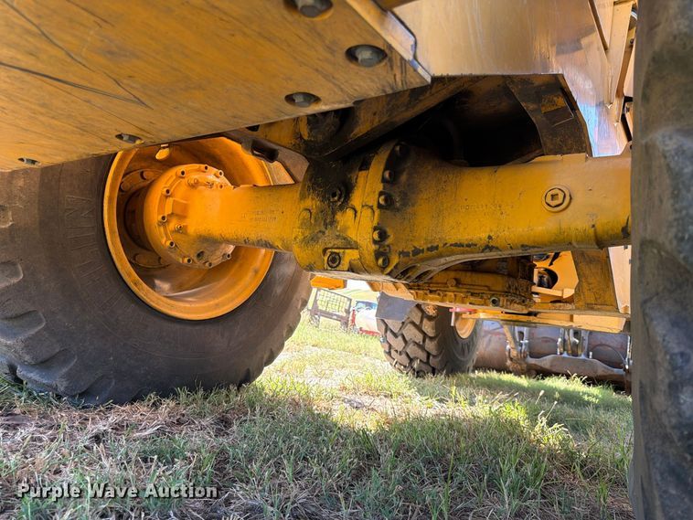 image for item FK3712 2002 Volvo L70D wheel loader