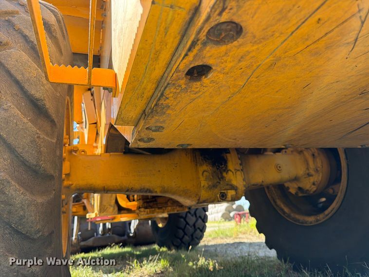 image for item FK3712 2002 Volvo L70D wheel loader