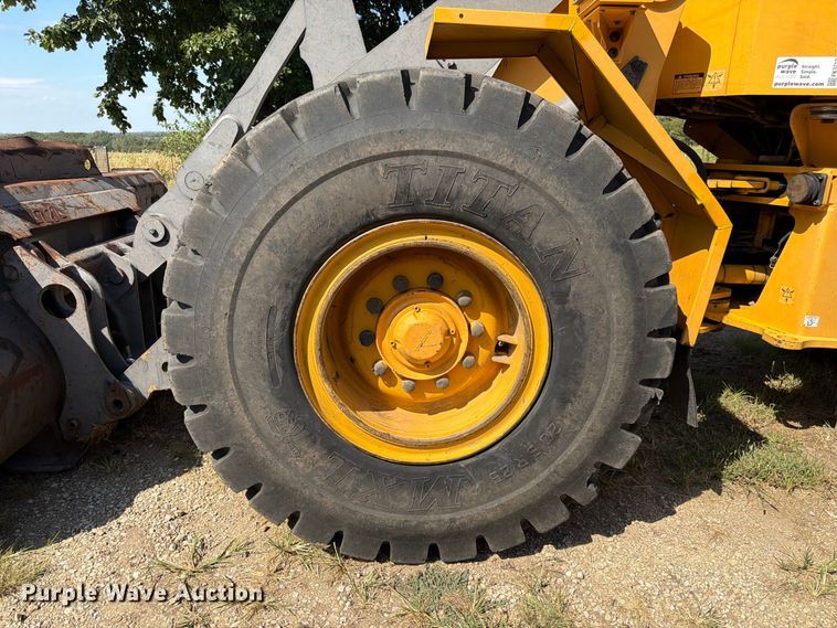 image for item FK3712 2002 Volvo L70D wheel loader