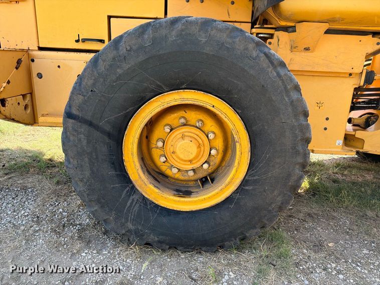 image for item FK3712 2002 Volvo L70D wheel loader