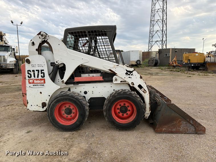 image for item FK3716 2012 Bobcat S175 skid steer loader