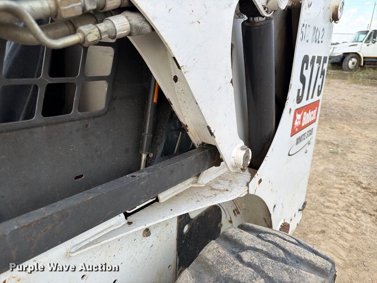 image for item FK3716 2012 Bobcat S175 skid steer loader