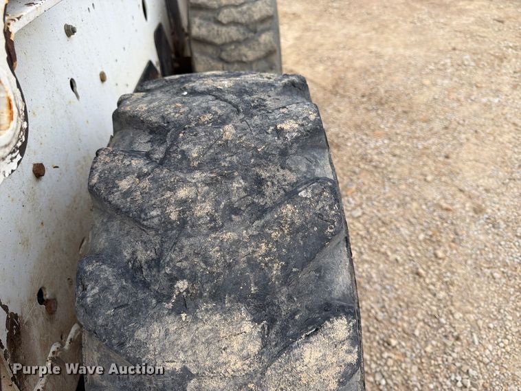 image for item FK3716 2012 Bobcat S175 skid steer loader