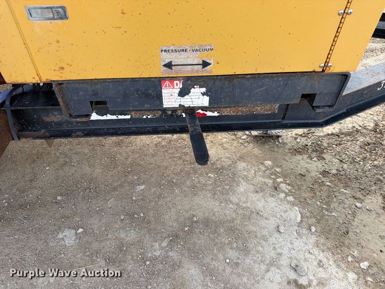 image for item FK3718 2011 Vac-Tron LP305DT vacuum excavator