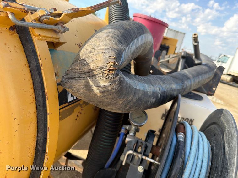 image for item FK3718 2011 Vac-Tron LP305DT vacuum excavator